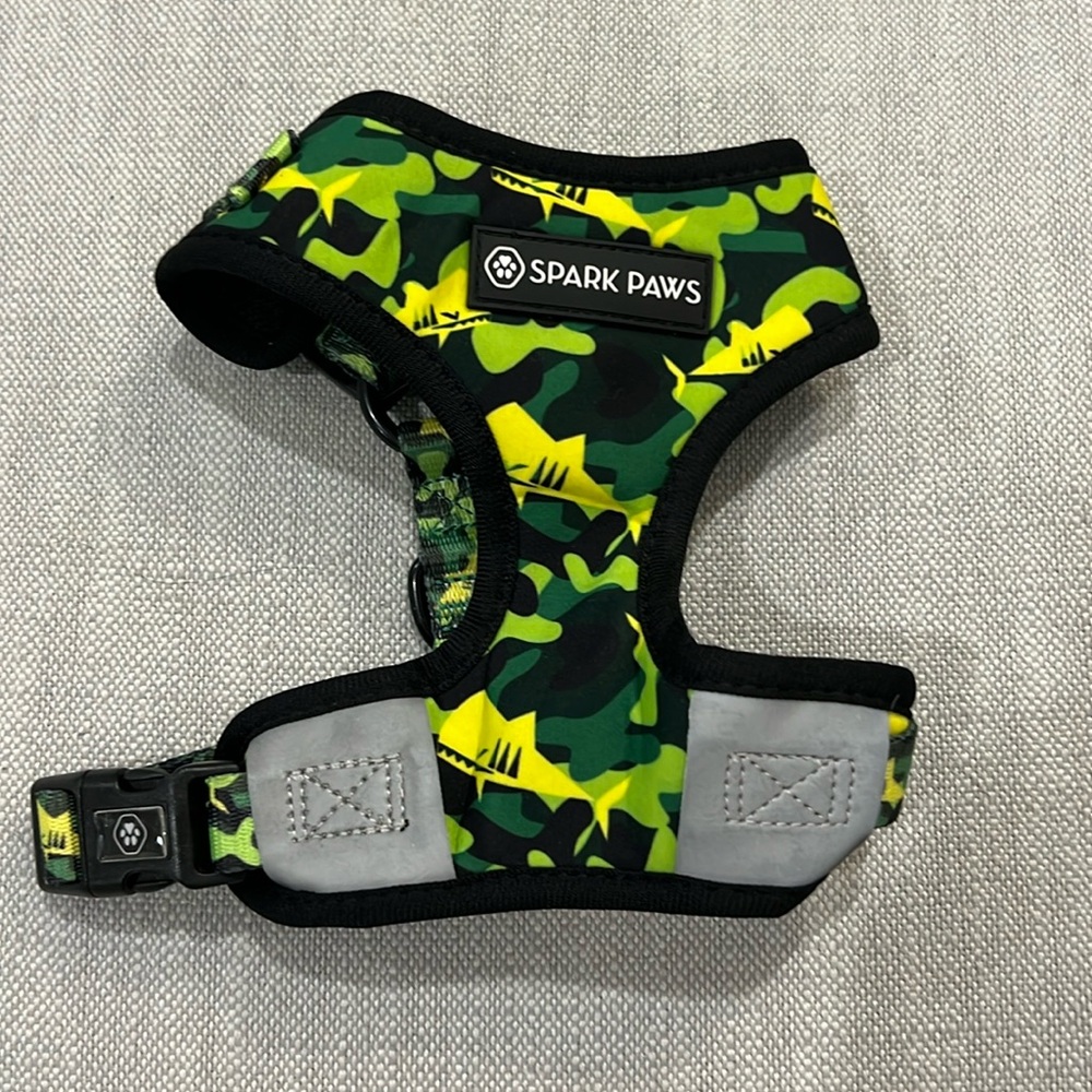 Spark Paws Soft Harness - extra small - green cameo sharks
